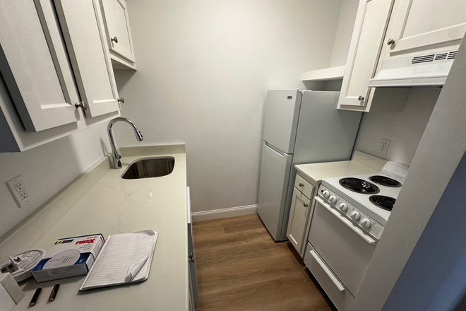 x - Norway St 1 Bed Split  Fenway Apartments