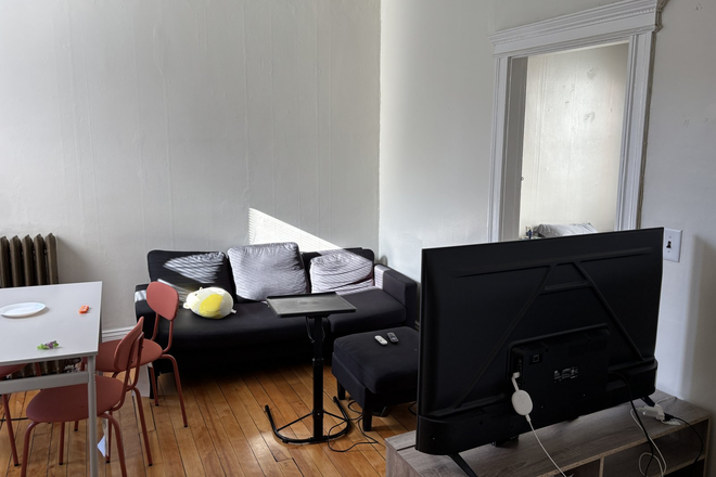Living room - Large 1 Bed Available 9/1/25! *CONTACT NOAH 603-470-8181