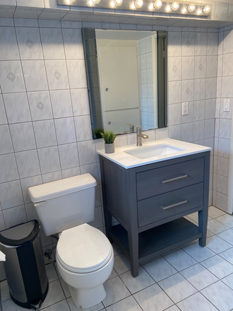Bathroom - 1 Sunny unfurnished bedroom in lovely home near Yorkdale Shopping Centre