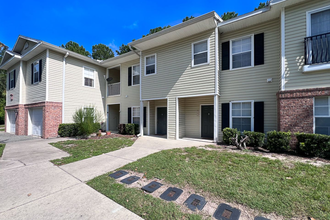  - 2/2.5 Town Home in Magnolia Place - Available mid-August!