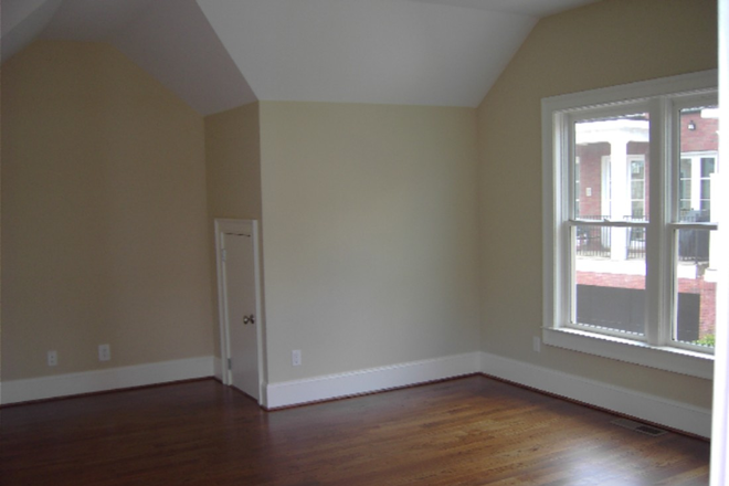 Living area 400sq ft - Private Residence -Studio Apt