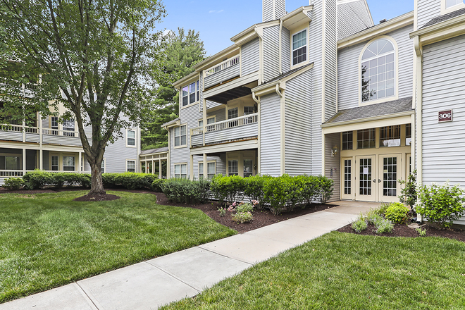 Front of the building - Renovated 2BR condo-Trinity Ct-Princeton