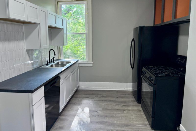 Kitchen - HUGE 5 Bedroom in CUF AUGUST 2026 House