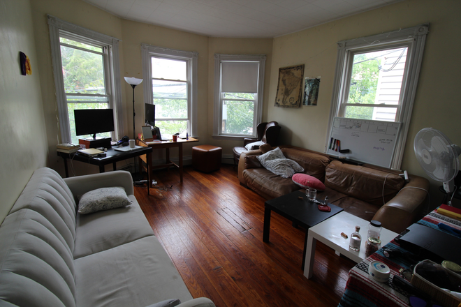 1 - Conveniently located 3 bed plus study