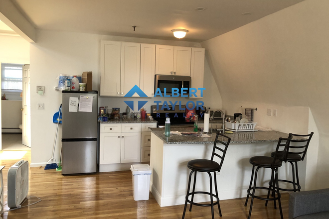 Kitchen - Penthouse 2 bedroom with skylights!!