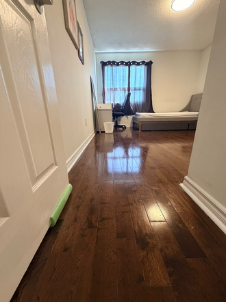 Master bdrm - 2 Bright,  Furnished Burns; in a lovely quiet house, utilities and internet.