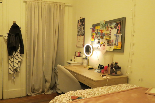 desk area + closet - SUMMER 1 SUBLET/Female Only: affordable + flexible move in/out dates + + UTILITIES INCLUDED