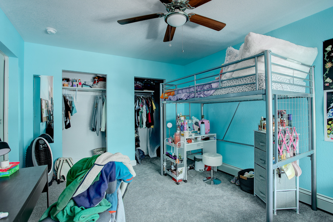 BR #1 Facing East - Primo HOME for groups of 1-6! 5 min walk to Norlin Quad /The Sink. Private parking. ALL THE PERKS