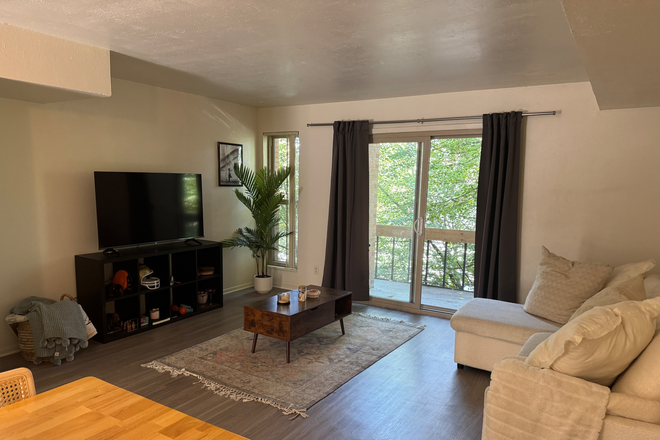 Family room - Newly Remodeled, Modern 2 Story Apartment