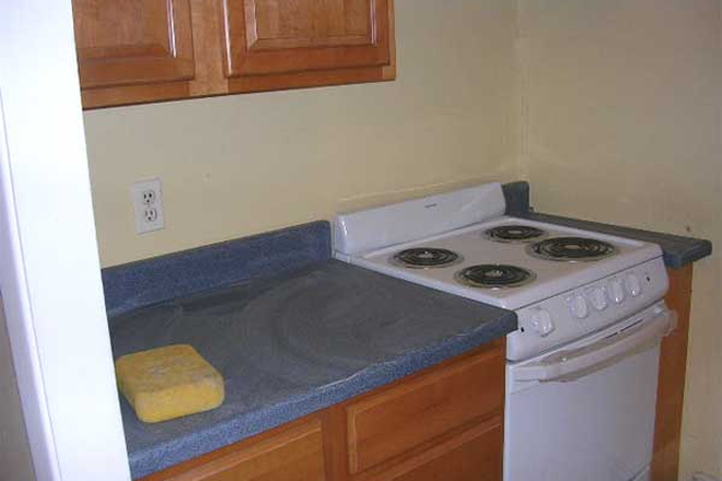 kitchen - NO fee ! great location. cozt 2 bed, heated, laundry on site, MIT Central sq