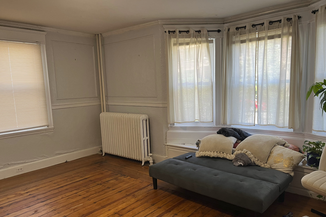 Spacious Living Room - Amazing 5BR/2.5Ba Brighton Duplex - Steps to Commonwealth Ave & T Apartments