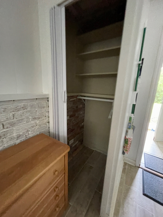 closet - Beautiful Studio close to campus!! Apartments