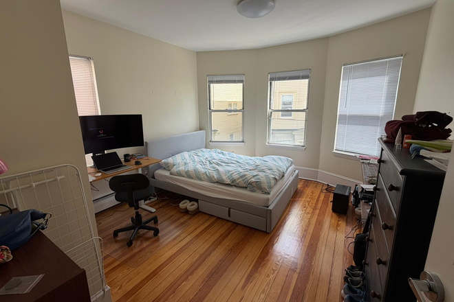 Bedroom - Beckwith Circle Apartments, 12 min walk to Harvard Square!