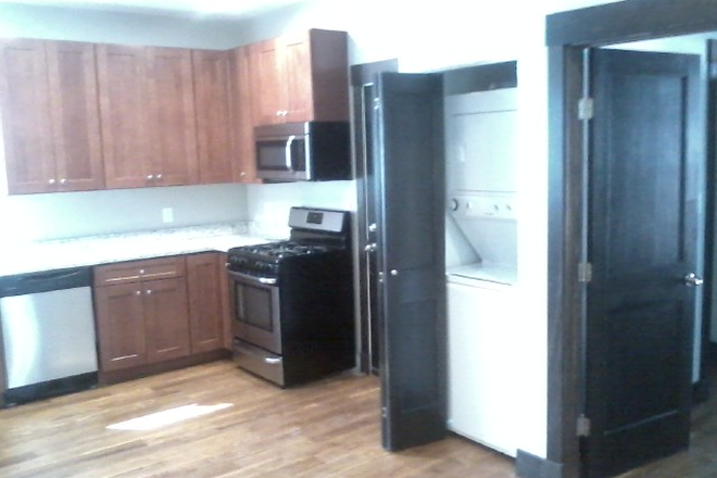 Hub Realty - Jamaica Plain, large renovated 4 bedroom and 2 bathroom apartment