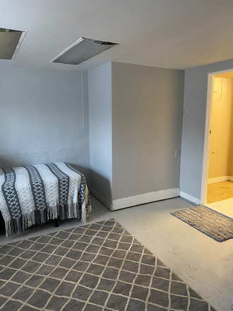 Bedroom - Walking Distance to ODU