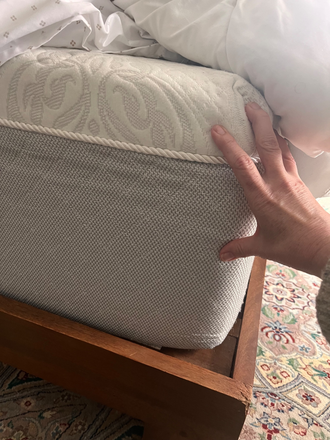 Thick mattress - Furnished room in home-Pelham St-Princeton