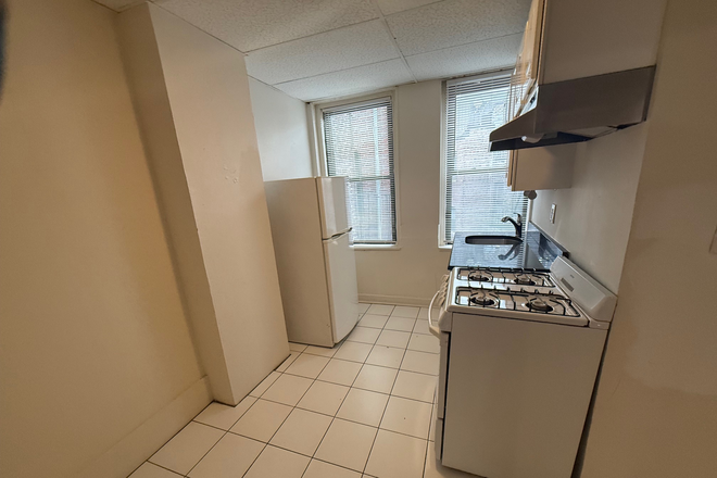 Call NOW for showings! 617-236-8600 - CHARTER ST - LRG *1/2 FEE!* NORTH END TRUE 2BR *AVAIL NOW* W/ LNDRY IN BLDNG, EQUAL BDRMS, DW, EIK! Apartments