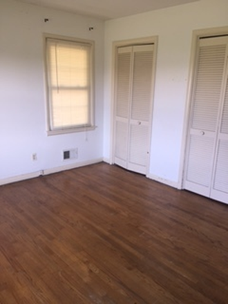 Photo - 229 Cedar Crest- 3 Bedroom 2.5 Bath- Near Campus House