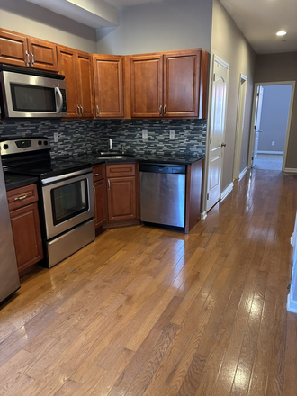 Kitchen - 4-Bed 2-Bath Apartment Available NOW to July 2026