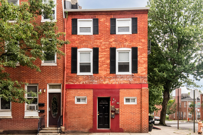 Front of the house - Lombard