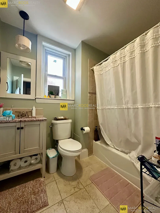 Bathroom - 5 BEDROOM - SAINT PAUL ST, BROOKLINE APARTMENT! AVAILABLE!