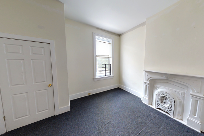 Bedroom - 2431 Vine St House