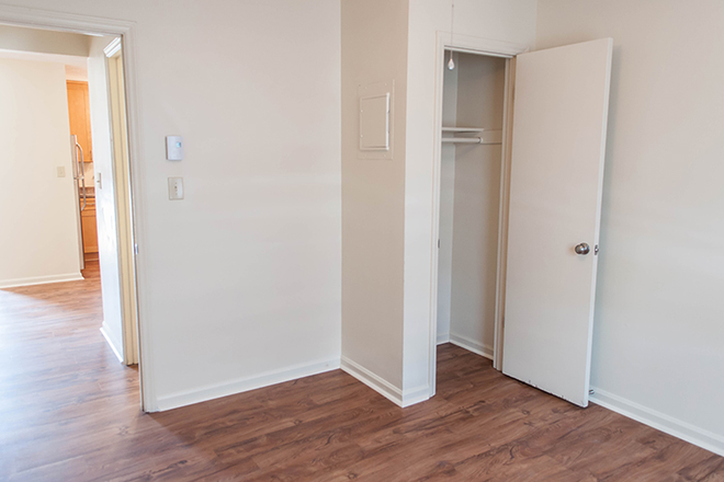 Closet - Fairfield Apts