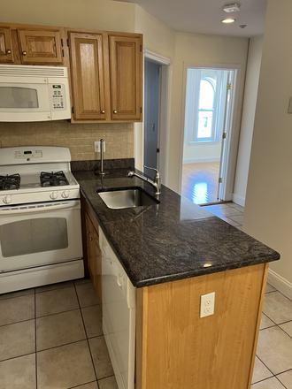 living - LOCATION!! BEAUTIFUL 3 BED, NO BROKER FEE! 9/1/26!