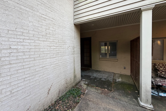 back door - 3 Bed/2.5 bath Duplex Unit B in the Belhaven Community Duplex