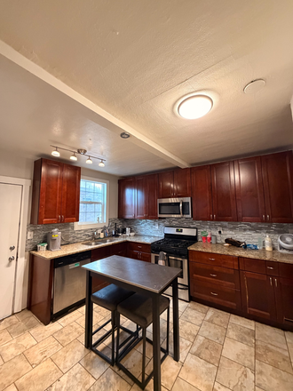 Kitchen - House on The Hill