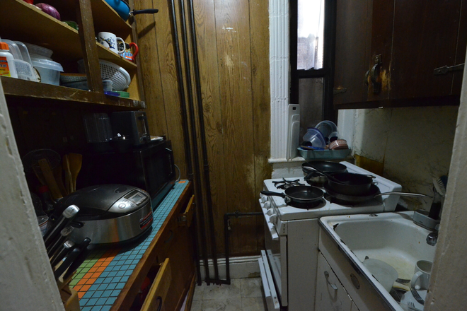 Kitchen - 3 separate bedrooms in Burbank St behind Whole Foods walk to campus Apartments