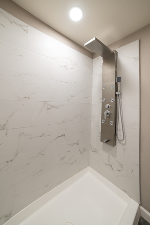 Shower - Brand New Studio Next To Campus Apartments