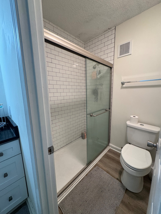 Second Bathroom - Condo for rent, walking distance to campus. Beautiful 3BRM, 2 Bath with large living area.