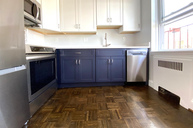 1 - Newly Renovated Mid-Cambridge Studio + w/PKG + Heat and Hot Water Included