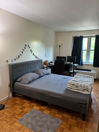 Bedroom - Master bedroom with private bathroom in 2B2B Apartments
