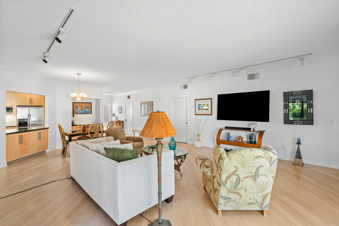 Living room - Furnished 3BR Boca Raton Home, 2026–27 Academic Year, Ideal for Faculty/Visiting Professionals
