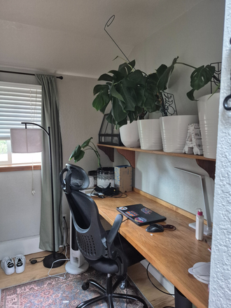Shared office space - Room with attached bathroom in a house