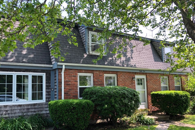 Extra large home being rented to 4 - Extra-large Eastward Look includes monthly cleaning and WiFi! House