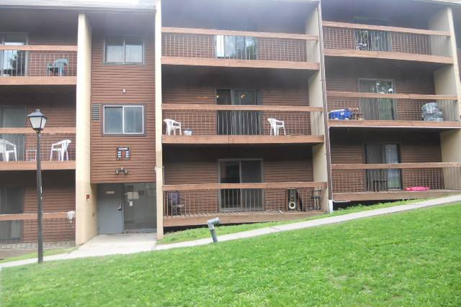 Outside view. - 3 Bedroom Condo Adjacent to UVM
