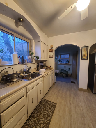 Kitchen - Apartment close to campus