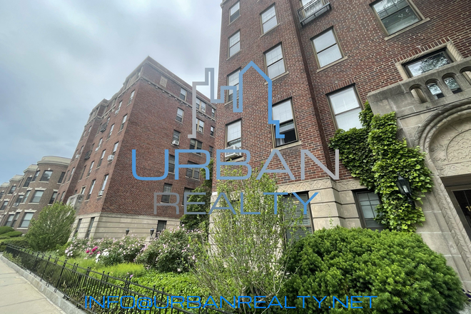 EXTERIOR - **AUG 1/2025** LARGE 1 BED ON CORNER OF COMMO AVE AND SOUTH ST** HEAT & HOT WATER INCLUDED** Condo