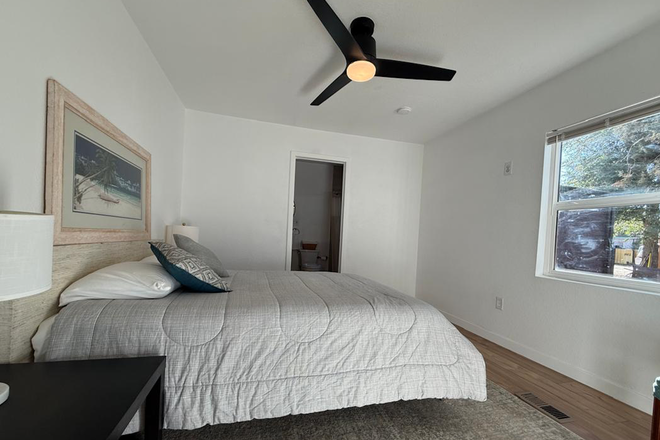 Master Bedroom - Travel Nurse Housing – 5 Minutes from Children’s Hospital Colorado  Fully furnished House