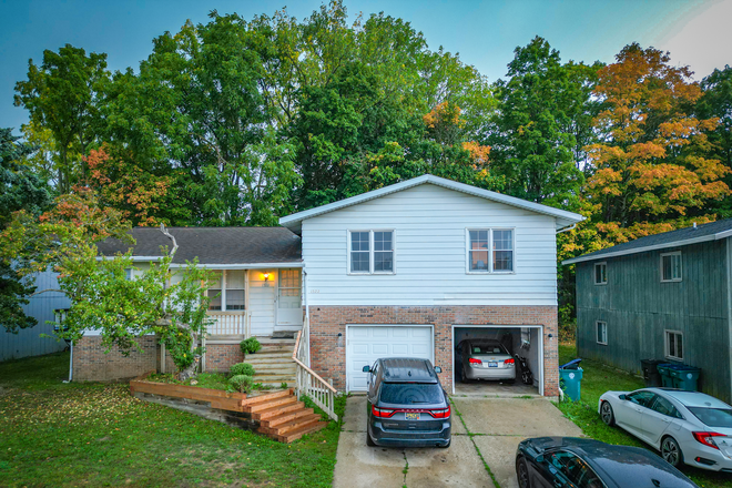 Outside view of property - 1524 Burcham Dr