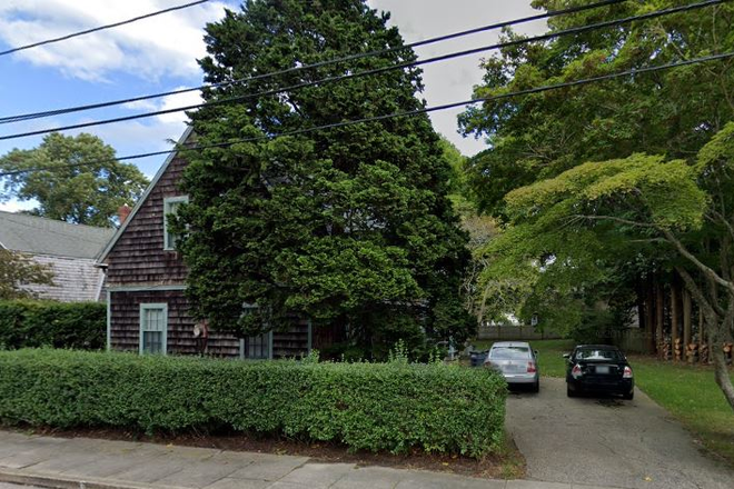 Front of House - Available for a group of 2! 2 Bedroom available near Narragansett Pier!