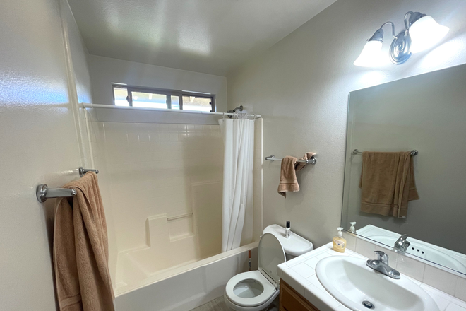 Bathroom - Private Bedroom and Bathroom with Shared Living Spaces with Close Proximity to Art Center Townhome