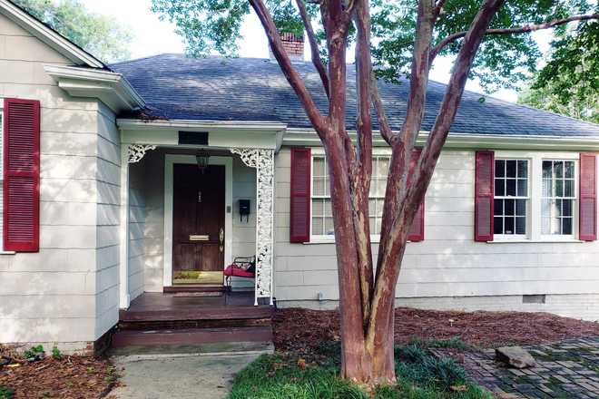 Outside front of house - Cozy 2 bed/2 bath in Belhaven Rental