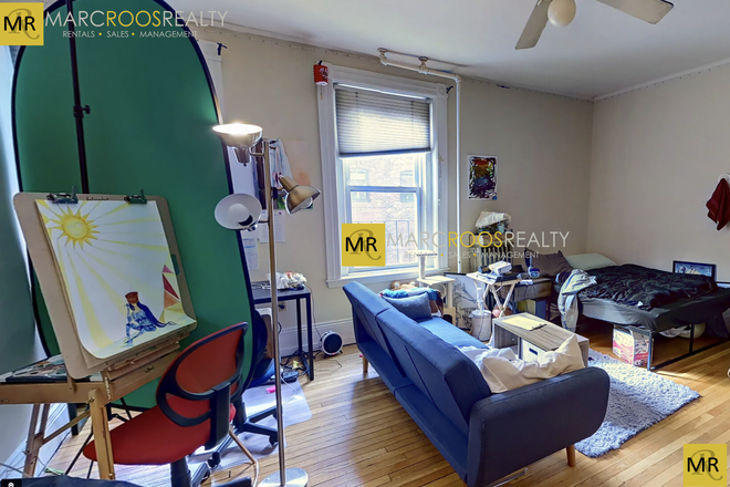 Living Space - Symphony Rd Studio Fenway Apartments