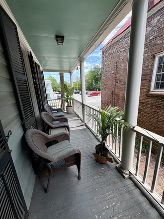 Porch - Roommate needed for 2b/2ba 2 blocks from MUSC Apartments
