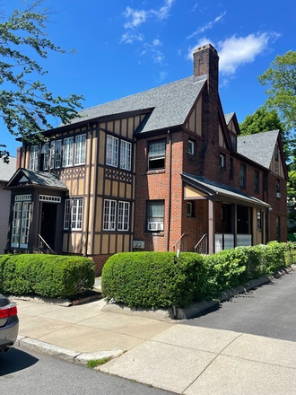 exterior - Sept. 2026!! Grab it NOW! Huge,modern 4 Bedrm unit on Kirkwood Rd - Perfect for 6+! HURRY Duplex