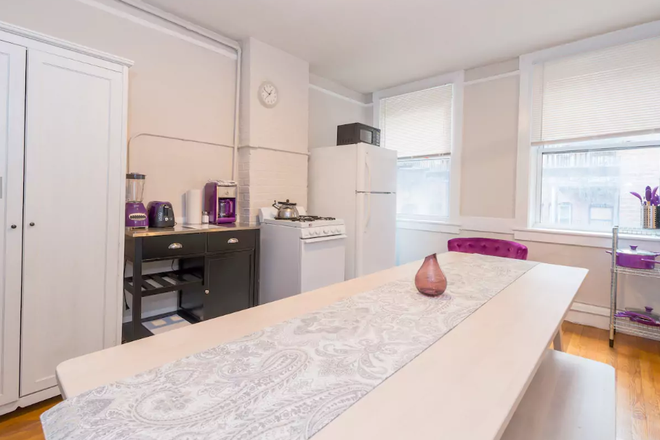 Call NOW for showings! 617-236-8600 - ENDICOTT ST - *NO FEE* GREAT PRICE ON NORTH END SPLIT 1BR FOR 2 PPL FOR *9/1/2026* W/ LNDRY IN BLDNG Apartments